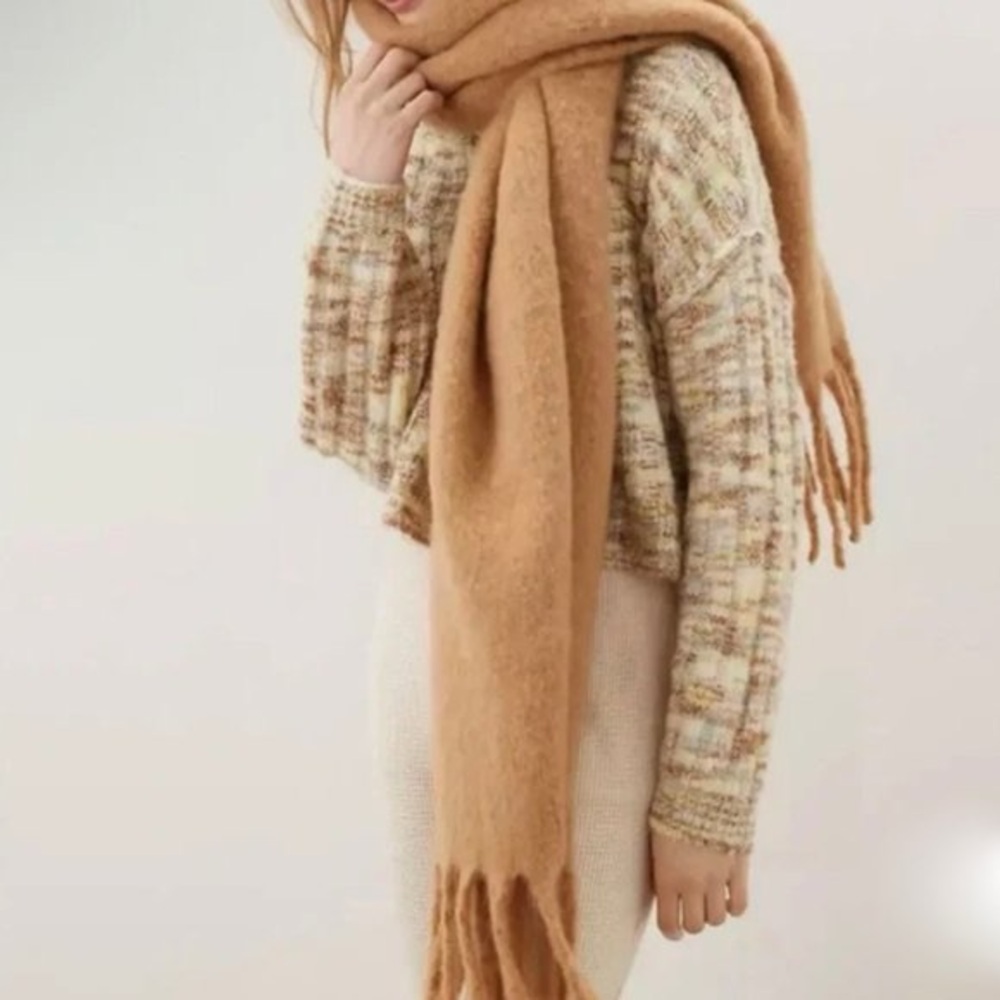 NWT American Eagle Cozy Knit Scarf